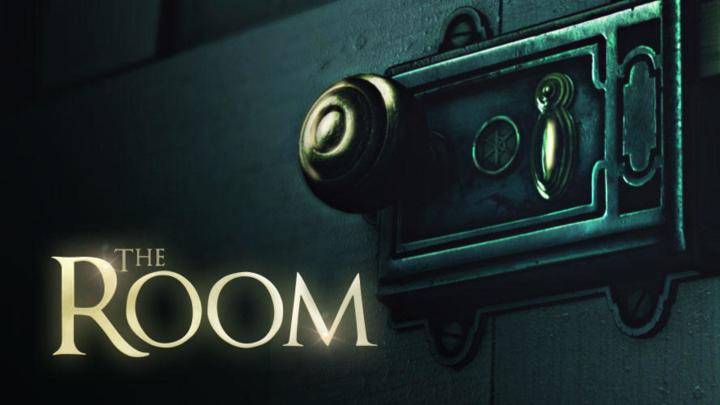 未上锁的房间游戏宣传图，展示游戏战斗场景和角色