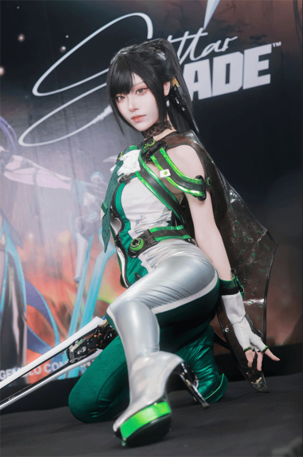 《剑星》伊芙高还原cosplay实拍图