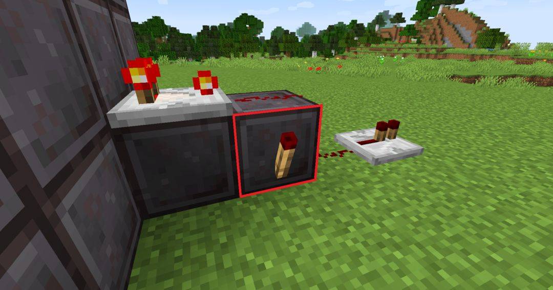 普通方块侧面放置红石火把